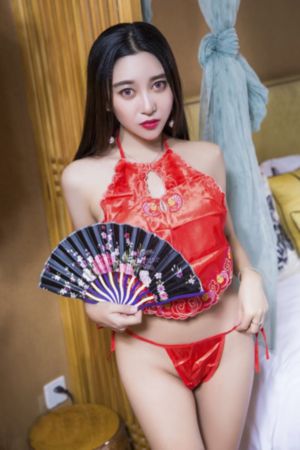 从后面挺进朋友未婚妻视频